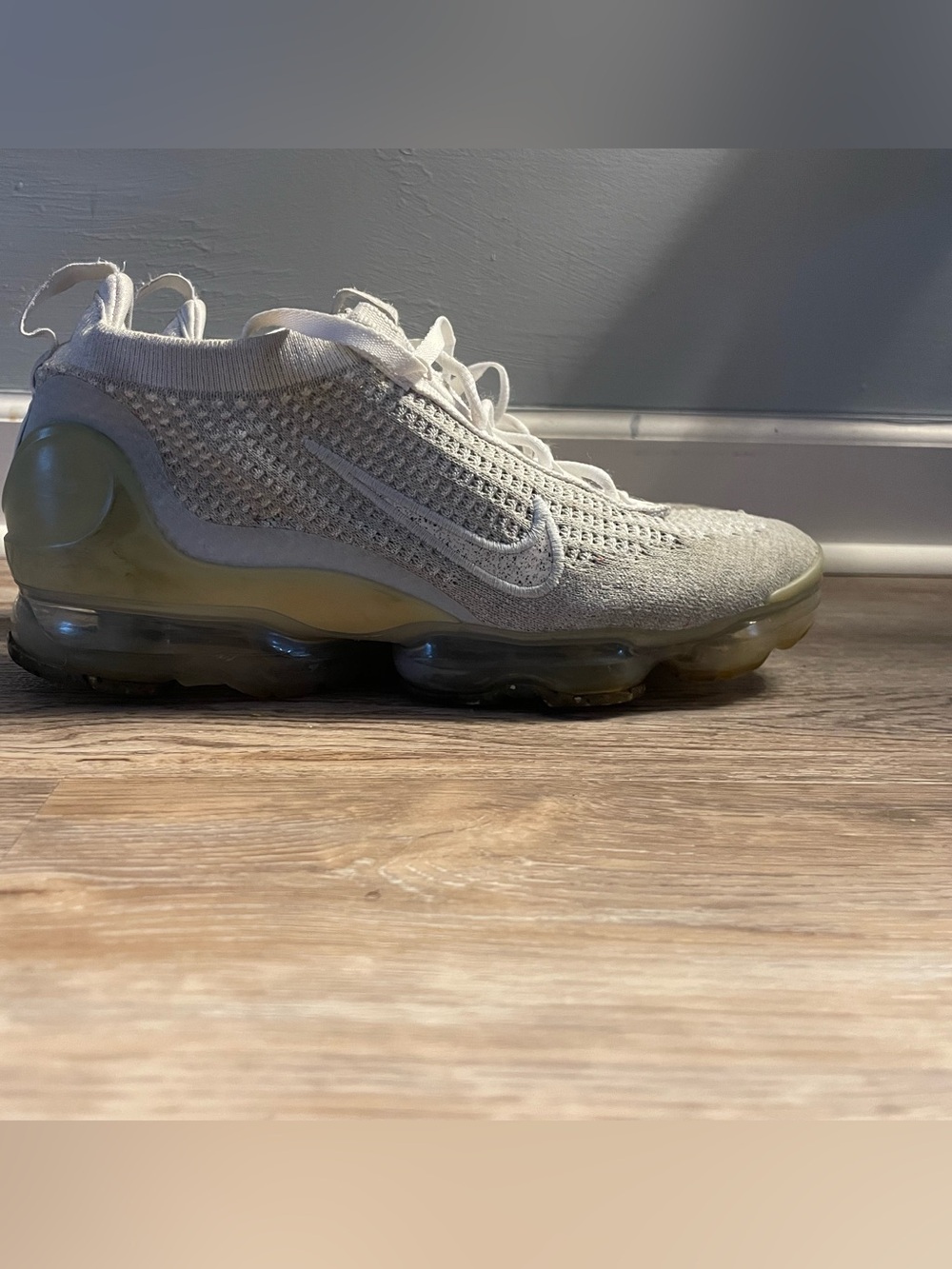 Nike Air VaporMax Flyknit Sneaker in Light Gray and White